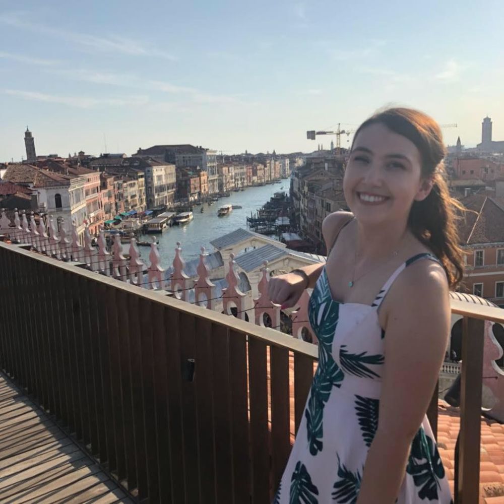 Meet your Posher, Liz